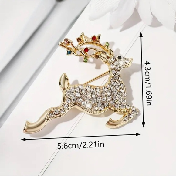 Vintage Holiday or Christmas brooch. - Picture 2 of 7